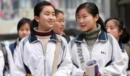 老师爆料学生帅气视频,帅气学生视频曝光，引网友热议