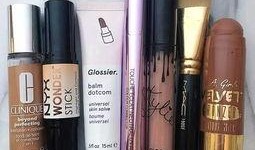 女生爆料化妆品视频教程,跟随视频教程轻松变身美妆达人