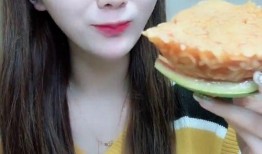 网红吃瓜小姐姐视频大全,揭秘热门视频背后的趣味故事