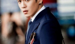 张若昀爆料张艺昕的视频,甜蜜互动引网友热议