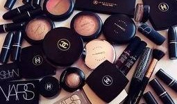 女生爆料化妆品视频教程,跟随视频教程轻松变身美妆达人